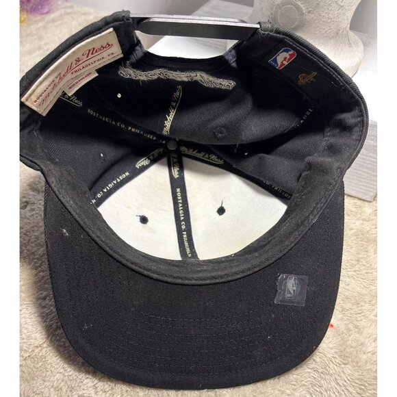 Mitchell & Ness Cleveland Cavaliers NBA Basketball Snapback Cap Black - Picture 7 of 9